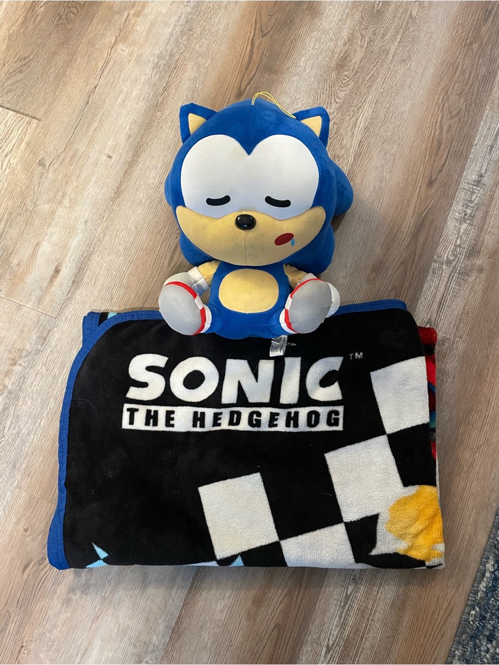Sonic the Hedgehog sleepy Plush plus Throw Blanket Set